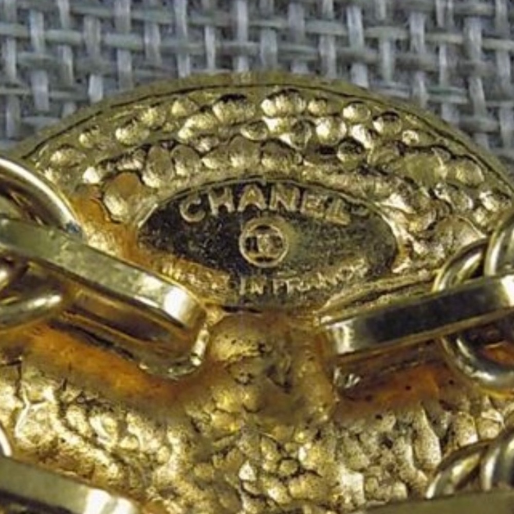 CHANEL Rare Vintage Rue Cambon Necklace - Picture 8 of 13